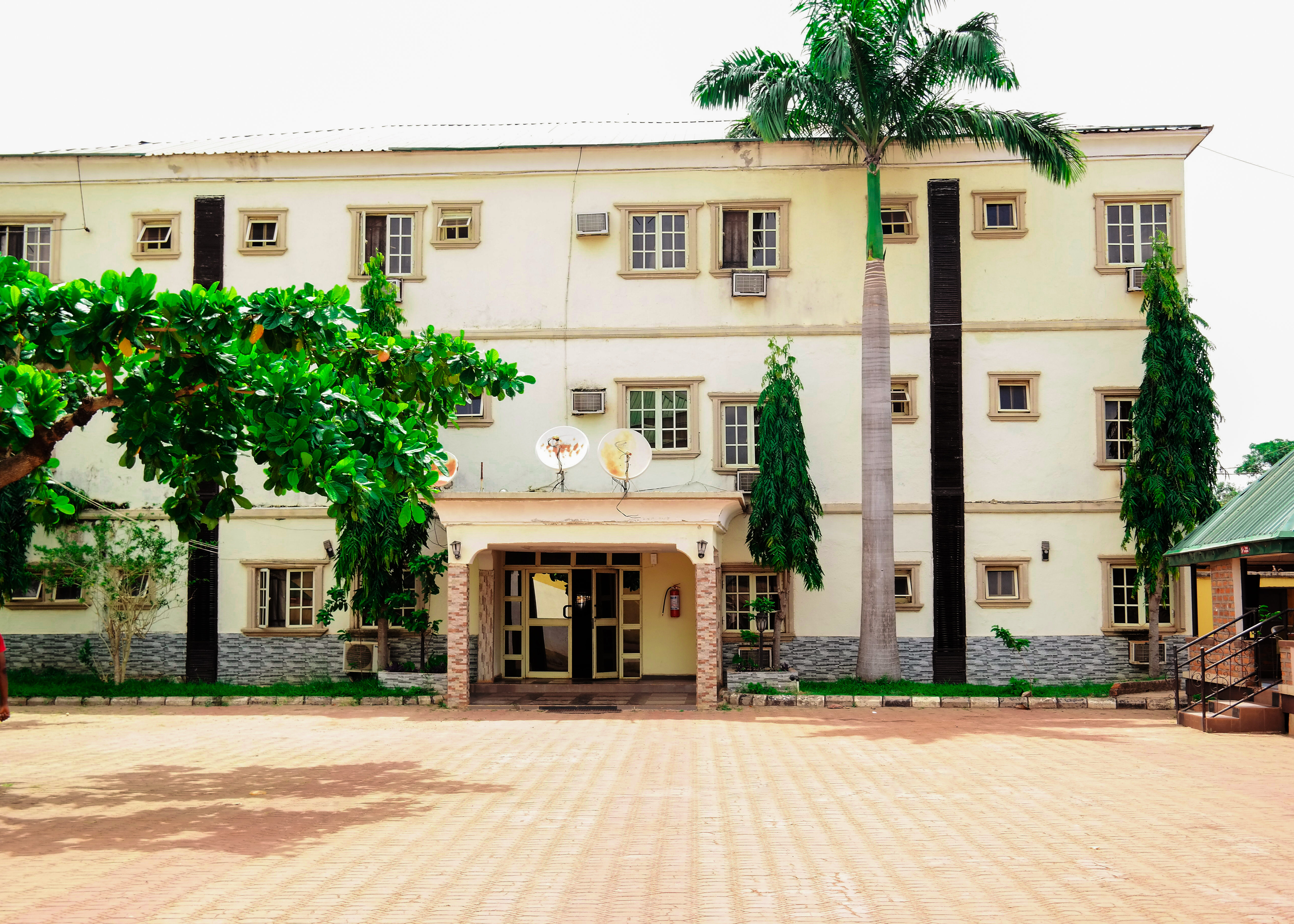 leach hotels gallery
