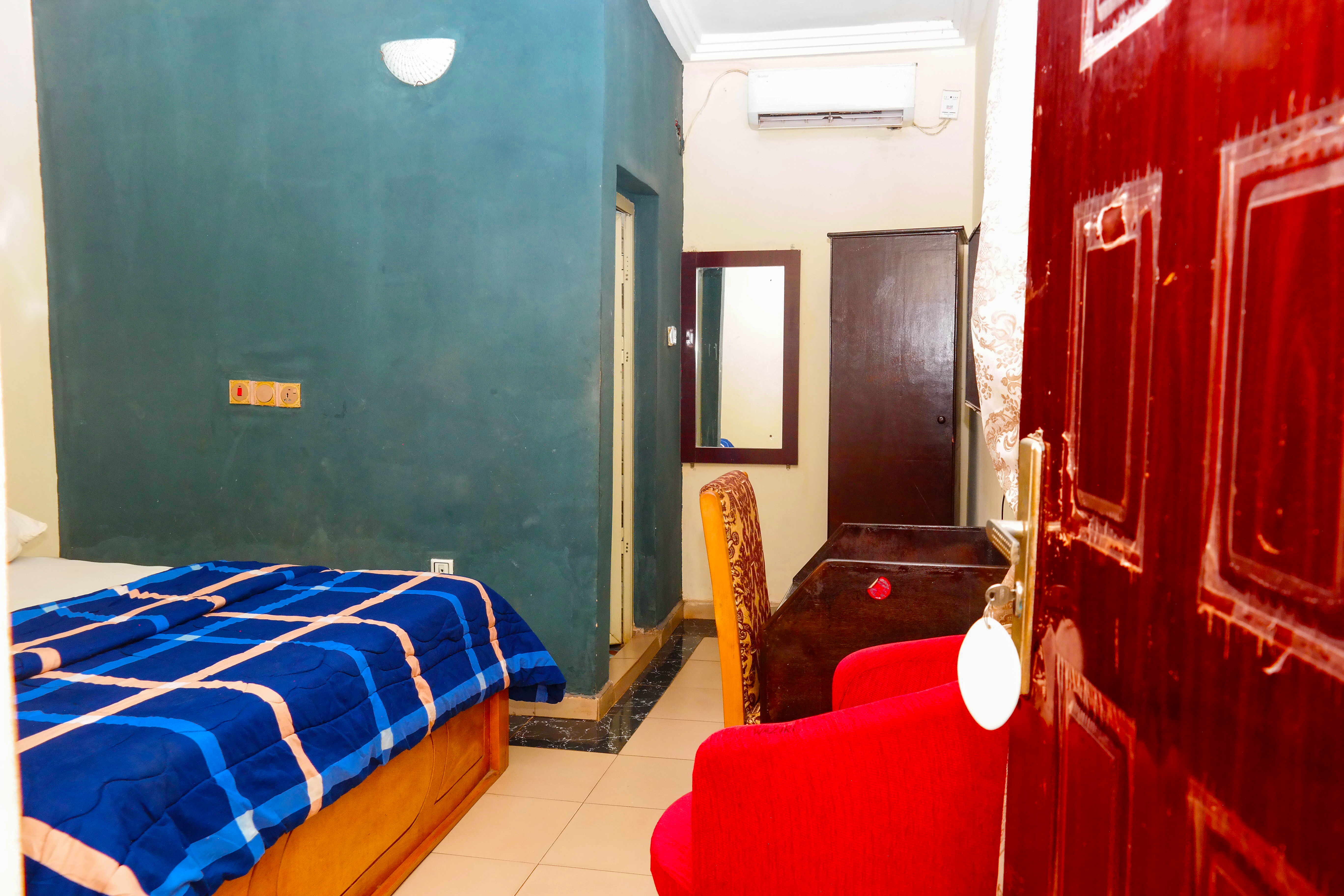 leach hotels gallery