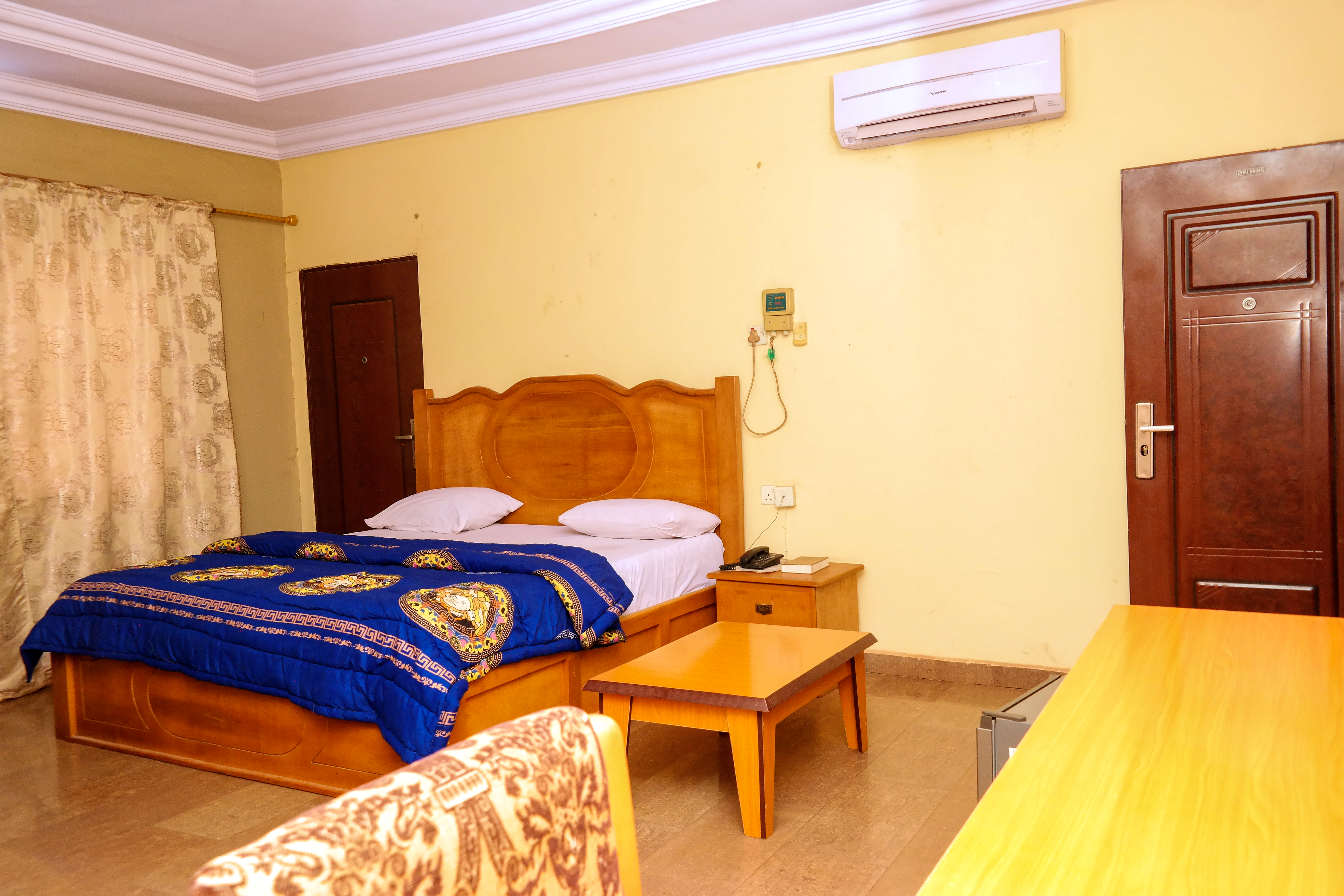leach hotels gallery
